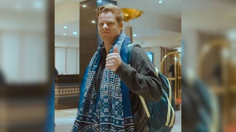 PSL में विदेशी खिलाड़ियों को मिली धमकी के बीच पाकिस्तान पहुंचे स्टीव स्मिथ