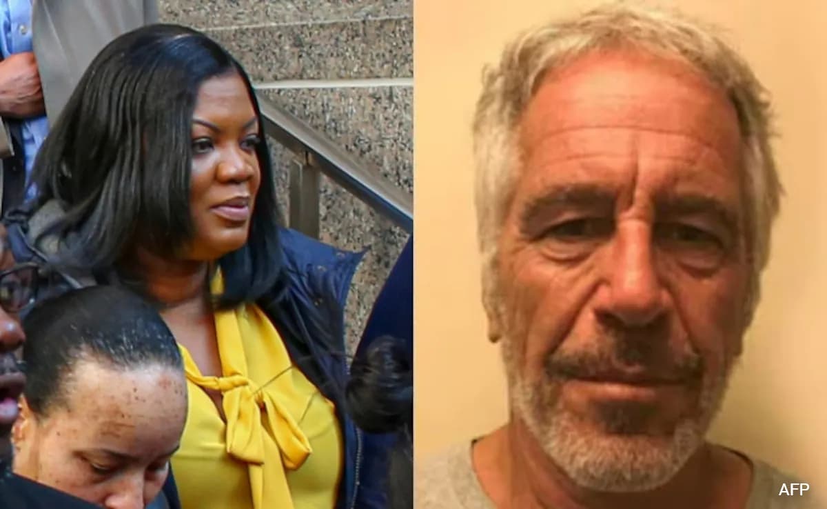 Jeffrey Epstein's Prison Guard Searched Him On Google Minutes Before He Was Found Dead