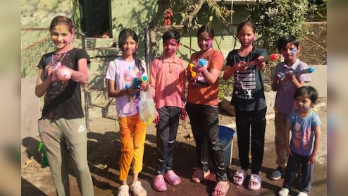 सीहोर में होली की धूम! सडक़ों पर उतरा रंगों का सैलाब, भाईचारे के साथ मनाया महापर्व