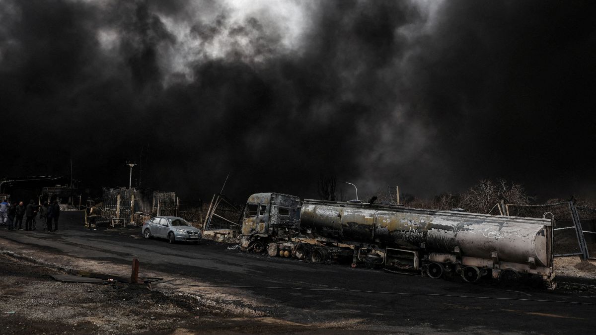 Live Updates: Indian Stock Markets Set For Worst Week Since 2024