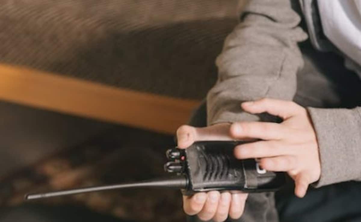 From Pagers To Walkie-Talkies: Russians Seek Offline Ways To Communicate Amid Internet Blackout