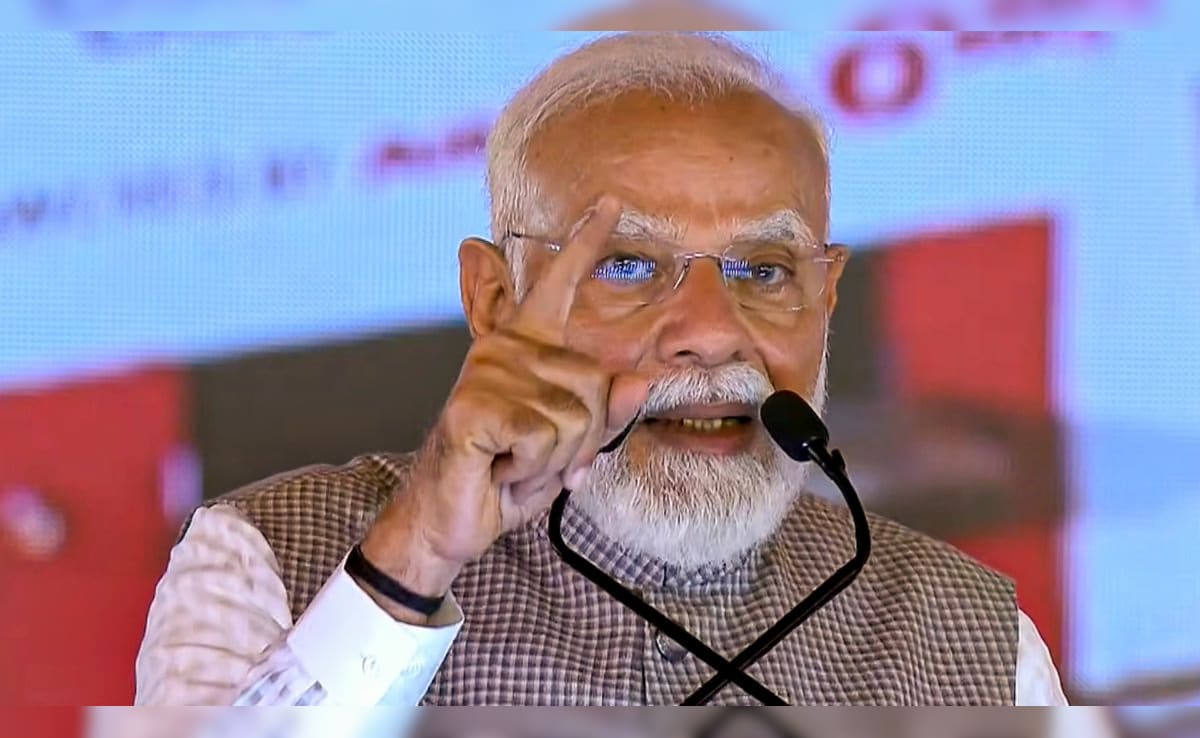 'जनता माफ नहीं करती', ईरान युद्ध का जिक्र कर PM मोदी का विपक्ष पर हमला; जेवर एयरपोर्ट के उद्घाटन में क्या कहा? बड़ी बातें