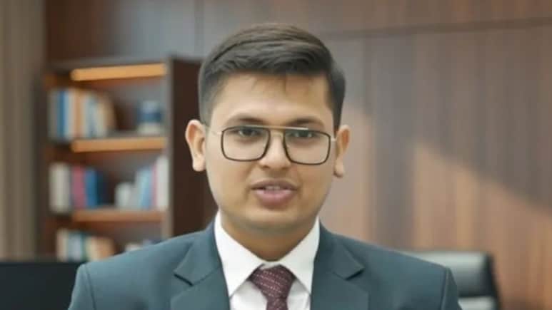 किसी को नंबर देखने थे, तो किसी को गृह राज्य, UPSC टॉपर अनुज को लेकर गूगल पर क्या-क्या खोजा गया