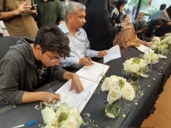 ईरान दूतावास ने कहा नगद भी दे सकते हैं मदद, सोशल मीडिया पर क्या लिख रहे हैं मददगार