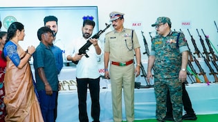 छत्तीसगढ़ के 125 नक्सलियों ने डाले हथियार, हैदराबाद में 130 का सामूहिक आत्मसमर्पण