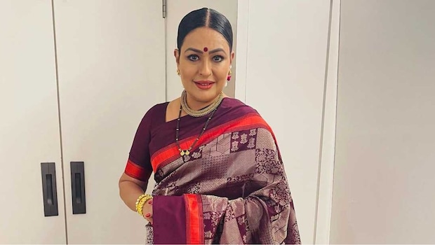 Golmaal Actor Ashwini Kalsekar Shows How To Make Dosakaya Pachadi In Minutes