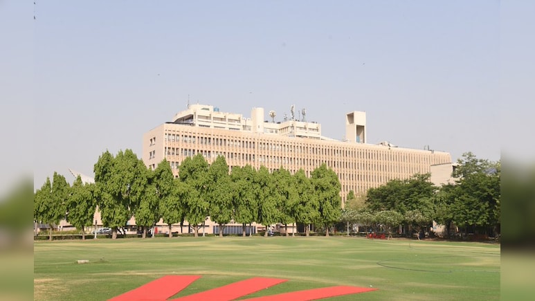 QS World University Rankings 2026: IIT दिल्ली और JNU का जलवा, दुनिया के टॉप-50 संस्थानों में शामिल; देखें लिस्ट
