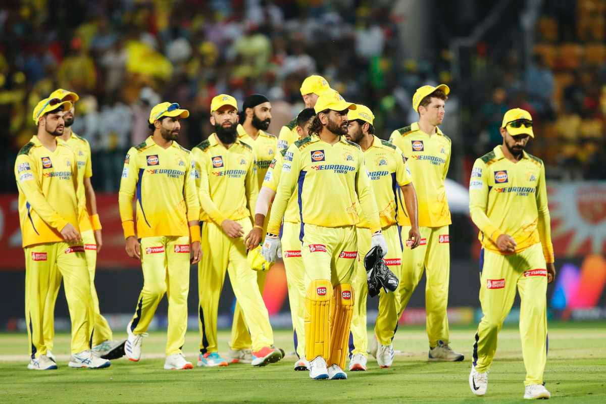 IPL 2026: छठी बार कैसे चैंपियन बनेगी CSK? 'गेम चेंजर' गेंदबाज ही पूरे टूर्नामेंट से हो गया बाहर