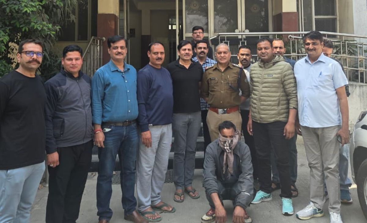 लिव इन पार्टनर और उसकी 9 साल की बेटी का कातिल दिल्ली रेलवे स्टेशन से गिरफ्तार, मुंबई भागने की तैयारी में था