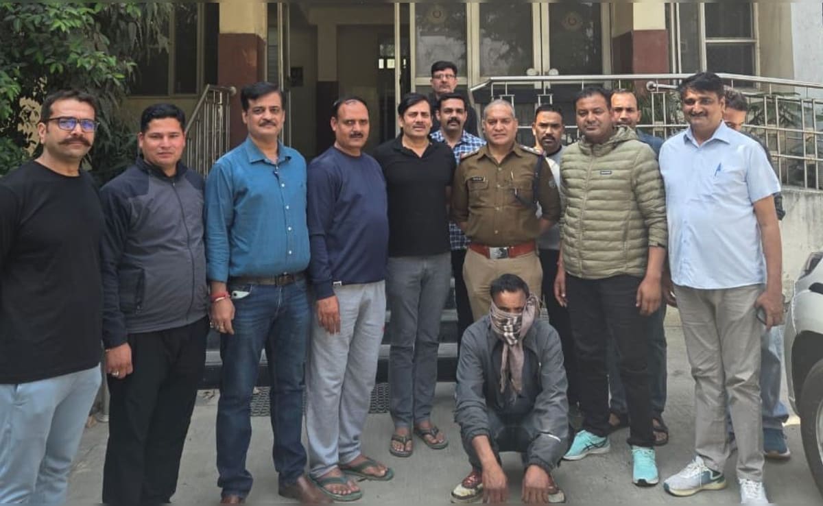 लिव इन पार्टनर और उसकी 9 साल की बेटी का कातिल दिल्ली रेलवे स्टेशन से गिरफ्तार, मुंबई भागने की तैयारी में था