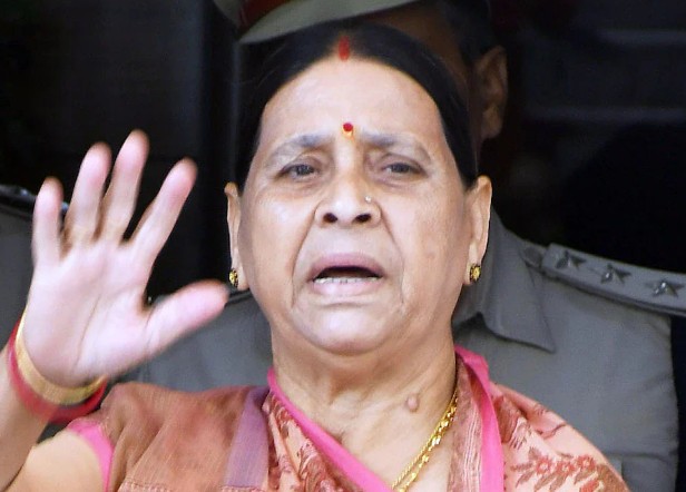 उन्हें बिहार में ही रहना चाहिए... नीतीश कुमार को लेकर राबड़ी देवी का बड़ा बयान