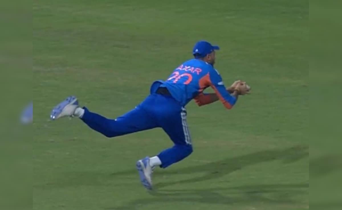 What A Catch! अक्षर पटेल ने पकड़ा सांस रोक देने वाला कैच, जिसने देखा, बस देखता ही रह गया, VIDEO