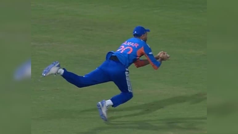 What A Catch! अक्षर पटेल ने पकड़ा सांस रोक देने वाला कैच, जिसने देखा, बस देखता ही रह गया, VIDEO