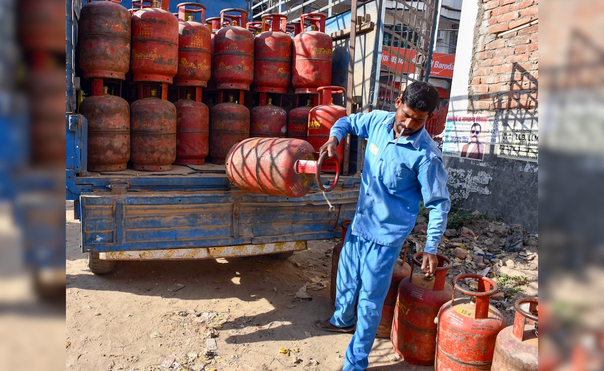 अफवाह पर ध्यान न दें... दिल्ली में LPG-PNG आपूर्ति को लेकर सरकार ने क्या कहा?