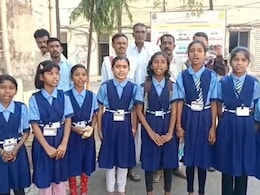 Amravati : 'आमचे सर आम्हाला परत द्या!'; एका निर्णयाने विद्यार्थ्यांनी सोडला घास, अमरावतीत हायव्होल्टेज ड्रामा