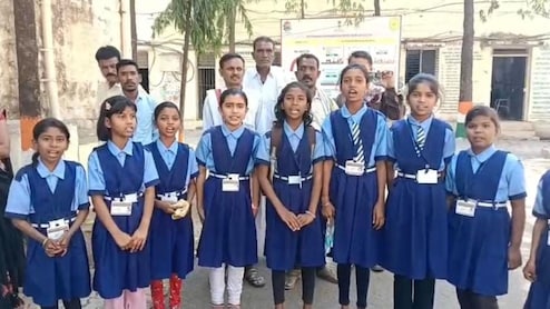 Amravati : 'आमचे सर आम्हाला परत द्या!'; एका निर्णयाने विद्यार्थ्यांनी सोडला घास, अमरावतीत हायव्होल्टेज ड्रामा