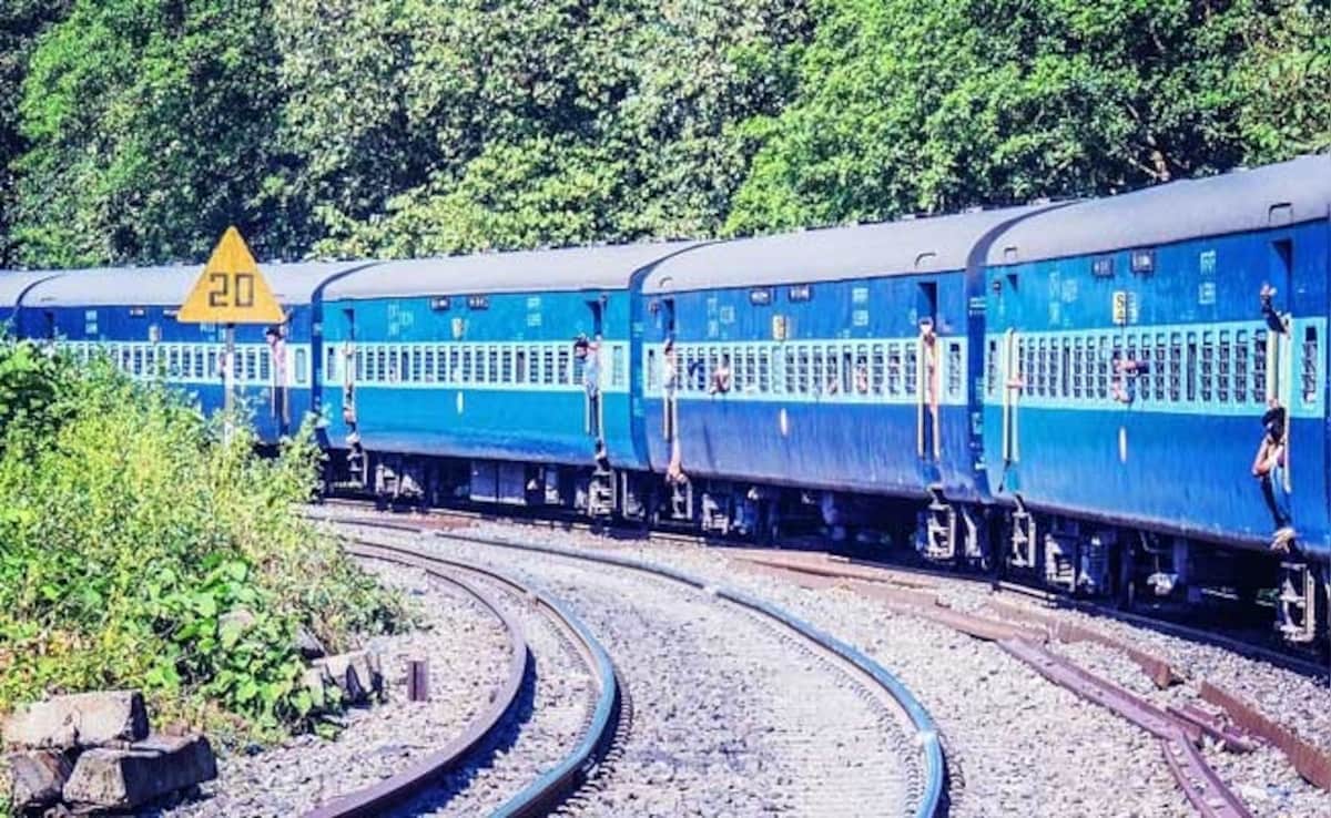 Train Cancelled: 23 से 26 मार्च के बीच कर रहे हैं ट्रेन से सफर करने की प्लानिंग? भारतीय रेलवे ने कैंसिल कर दी ये ट्रेनें, देख लीजिए पूरी लिस्ट