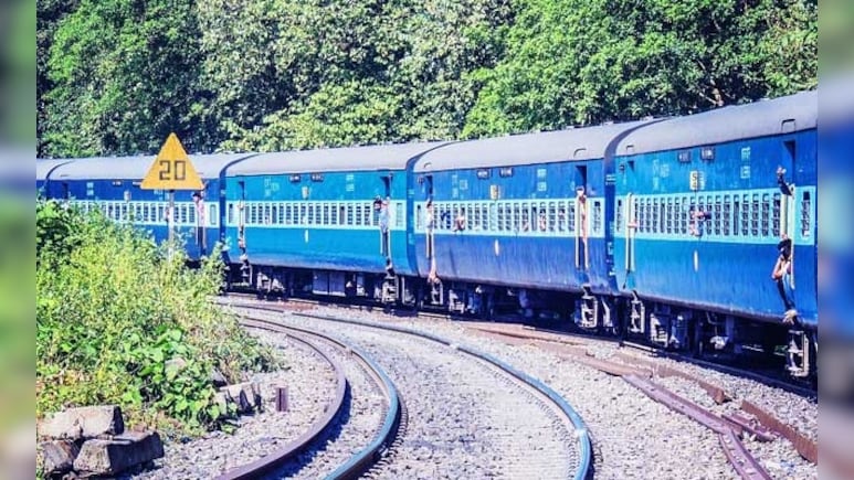 Train Cancelled: 23 से 26 मार्च के बीच कर रहे हैं ट्रेन से सफर करने की प्लानिंग? भारतीय रेलवे ने कैंसिल कर दी ये ट्रेनें, देख लीजिए पूरी लिस्ट