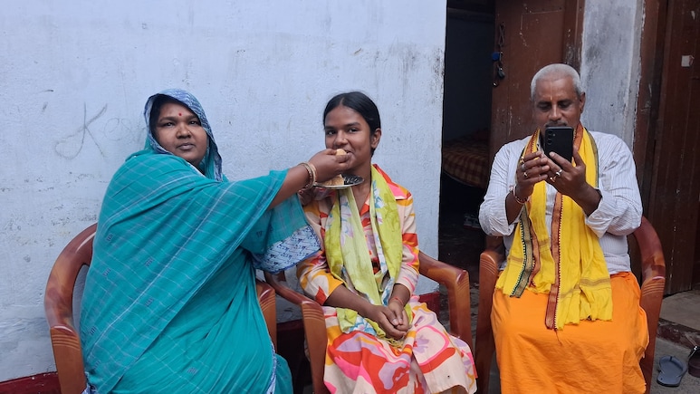 Bihar's Mansi Kumari Ranks 9th In BSEB Class 10 Exams, Sets Sights On Fighting Corruption As An IAS Officer