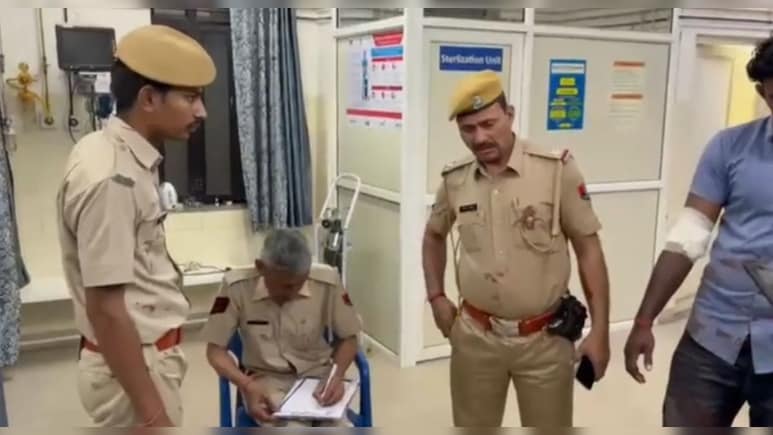 ह&zwj;िस्&zwj;ट्रीशीटर ने पुल&zwj;िस की गाड़&zwj;ियों को मारी टक्&zwj;कर, 4 पुल&zwj;िसकर्मी घायल&nbsp;
