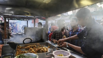 US-Iran War: India's Street Food Gets Costlier As LPG Crisis Bites; Over 50% See Price Hikes In One Week