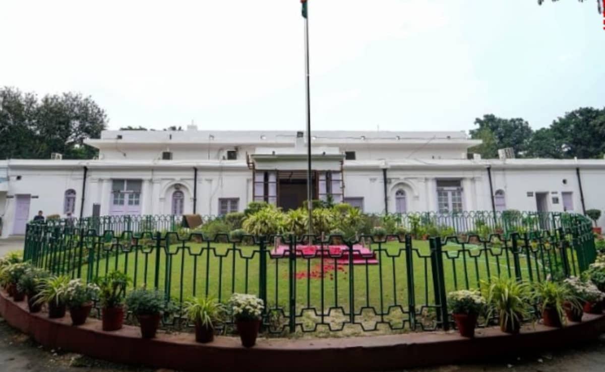 48 साल पुराने ऑफिस पर संकट, जिस 24 अकबर रोड को बचाने अदालत जाएगी कांग्रेस,उसका इतिहास जान लीजिए