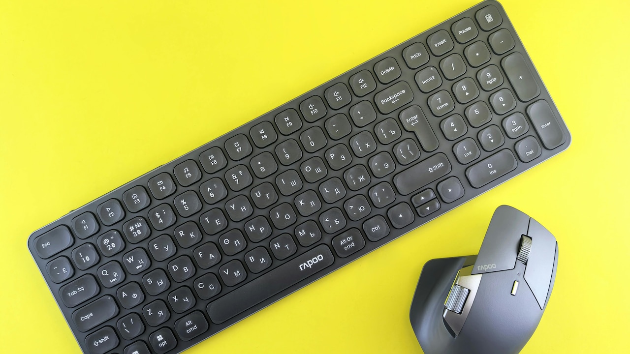 Can A Wireless Keyboard Actually Fix Your Messy Desk Setup?