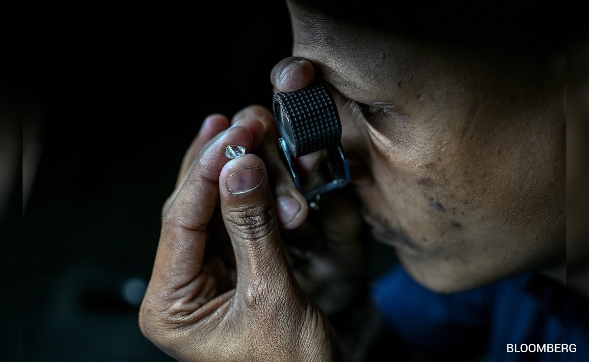 Gujarat's Empty Diamond Trading Hub Mirrors Pain For $80 Billion Industry