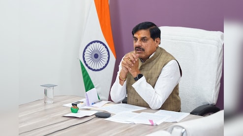 कांच के टुकड़ों पर नंगे पैर चलकर जवानों ने की मदद, CM यादव ने 113 पुलिस कर्मियों के लिए की पुरस्कार की घोषणा