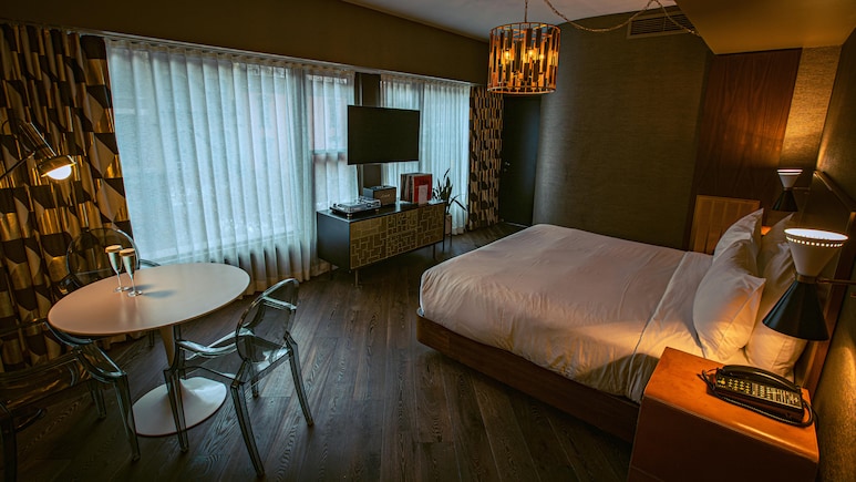 US Couple Saves $12,000 Annually By Living In Hotel Instead Of Renting