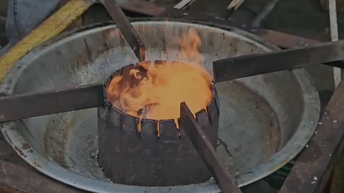 jabalpur mechanic waste engine oil stove lpg alternative gas Crisis india