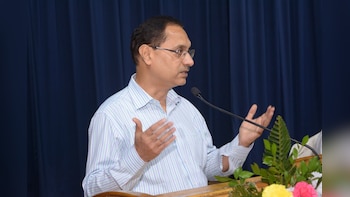 'Don't Club Everything As F&O Volatility': SEBI's Tuhin Kanta Pandey Flags Finfluencer-Driven 'Hyperactivity'