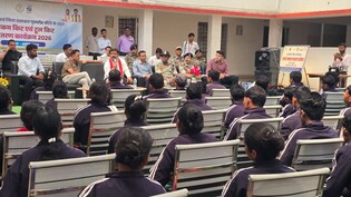 Chhattisgarh Naxal: जेल में बंद माओवादियों के पुनर्वास की पहल, गृहमंत्री ने समर्पित नक्सलियों से किया संवाद