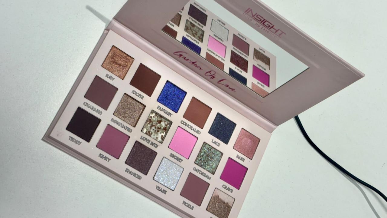 One palette, endless moods, from fresh morning eyes to dramatic evening depth.