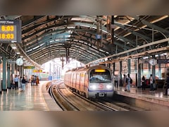 Delhi Metro Update: येलो लाइन पर फिर पटरी पर लौटी मेट्रो, देरी के बाद सेवाएं हुईं सामान्य, यहां जानें लेटेस्ट अपडेट