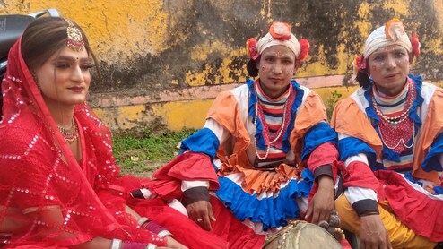 Women's Day Special: &lsquo;छोलिया डांस&rsquo; के वो कलाकार जो पुरुष होकर भी निभाते हैं महिला की भूमिका