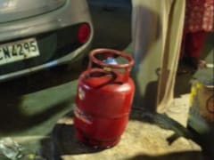 घरेलू झगड़े का खौफनाक अंजाम, दिल्‍ली में छोटे LPG सिलेंडर से वार कर पति ने ले ली पत्‍नी की जान, गिरफ्तार