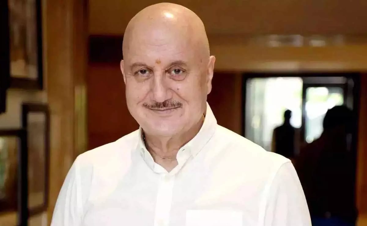 मुंबई में अपना घर बेच किराए के मकान में रह रहें अनुपम खेर, जानें एक्टर ने क्यों लिया ये बड़ा फैसला