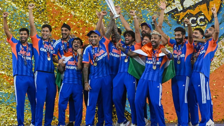 मुंबई से दिल्ली, अहमदाबाद से पुंछ तक... टीम इंडिया की जीत पर यूं झूमे फैंस- Video