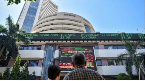 Stock Market Today:  ईरान-अमेरिका जंग का शेयर बाजार पर वार! सेंसेक्स 300 अंक टूटा, निफ्टी 24,100 के नीचे फिसला