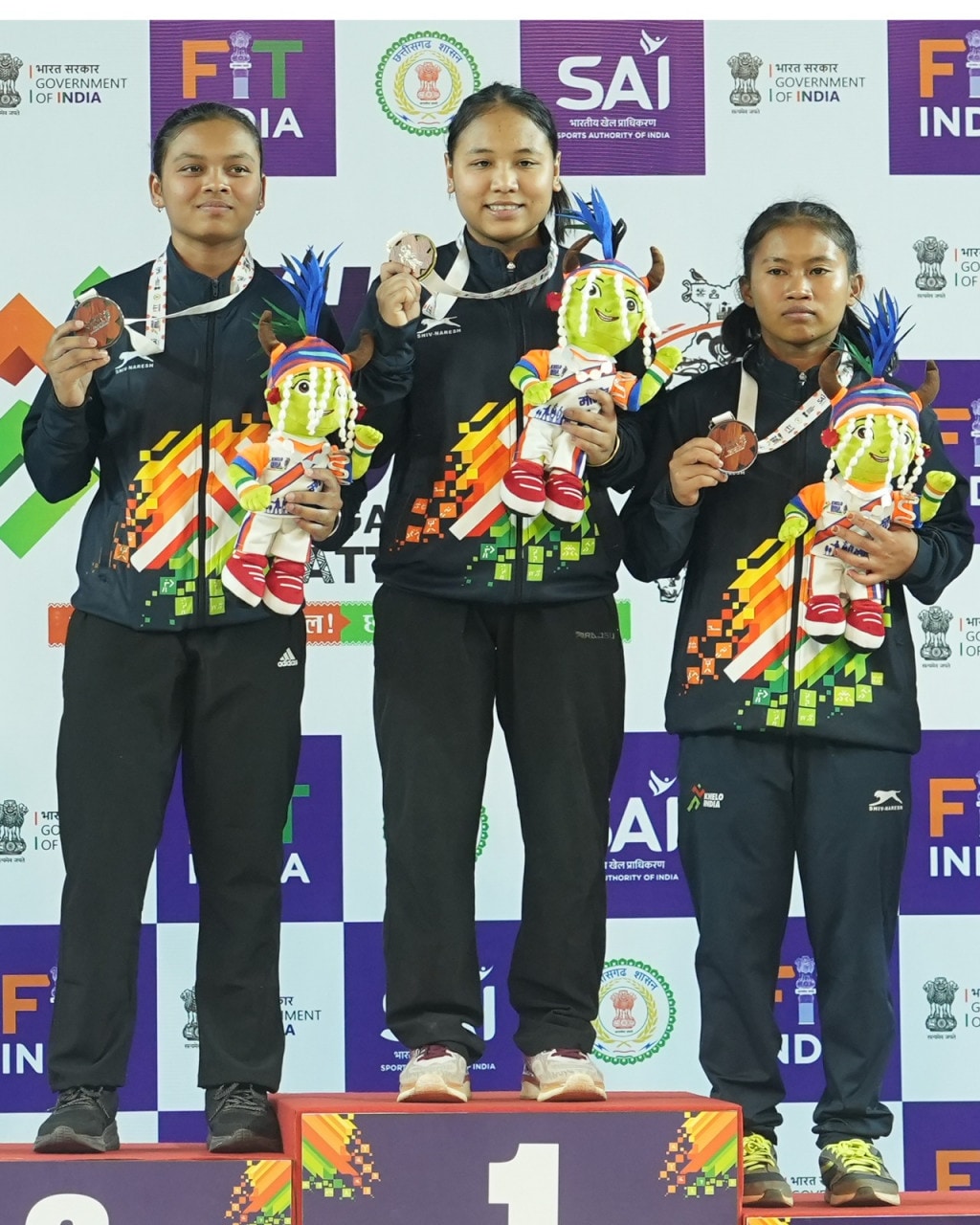 Khelo India Tribal Games 2026: मोनिखा सोनेवाल बीच में 