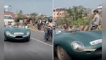 पश्चिम बंगाल की सड़क पर दौड़ी 1957 की Jaguar XKSS, दुनिया की रेयर क्लासिक स्पोर्ट्स कारों में से है एक, देखें