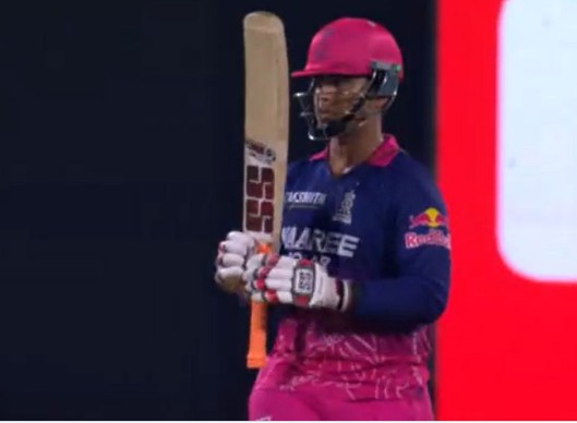 RR vs CSK: वैभव सूर्यवंशी ने किया रिकॉर्ड हाफ सेंचुरी से सीजन का आगाज, स्पेशल क्लब में शामिल हुए लेफ्टी बैटर