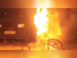 जयपुर में ठेका बंद होने के बाद भी शराब की सप्लाई, व&zwj;िरोध पर तोड़फोड़ और बाइक में लगाई आग&nbsp;