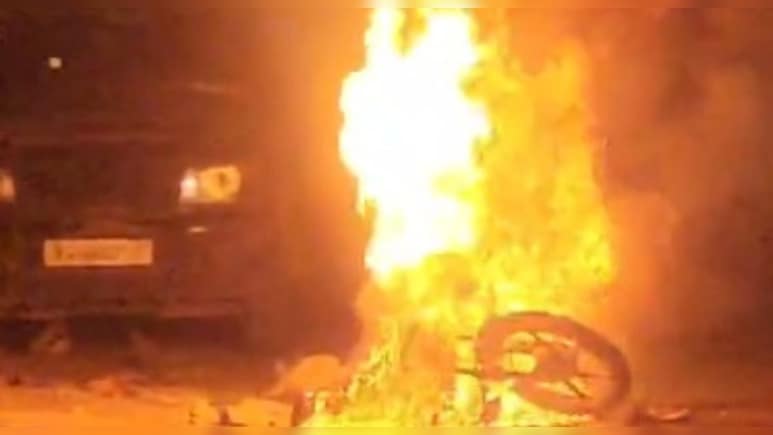 जयपुर में ठेका बंद होने के बाद भी शराब की सप्लाई, व&zwj;िरोध पर तोड़फोड़ और बाइक में लगाई आग&nbsp;