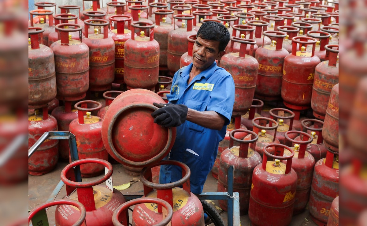 Centre's Push To Expand PNG Network As Iran War Raises LPG Supply Concerns