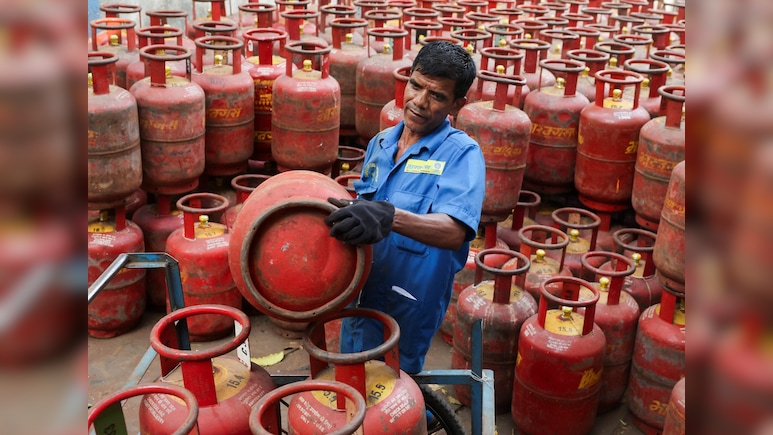 भारत के मुकाबले महंगे या सस्ते? कितने हैं पाकिस्तान, श्रीलंका और बांग्लादेश में एलपीजी सिलेंडर के दाम