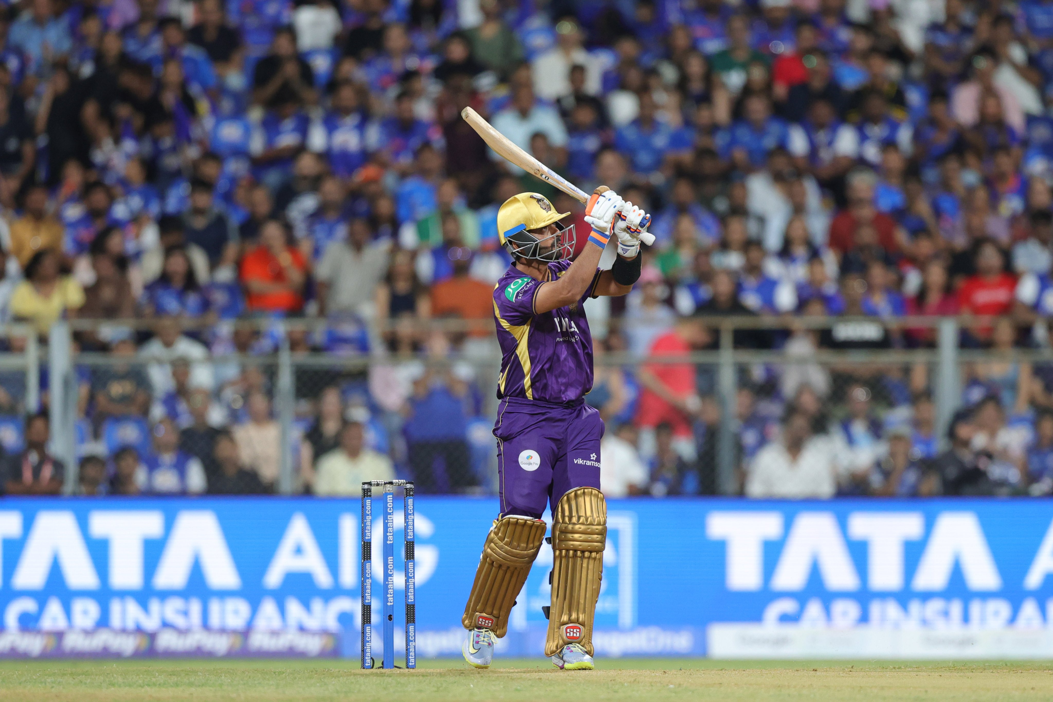 MI vs KKR LIVE Score, IPL 2026: अजिंक्य रहाणे का अर्धशतक, केकेआर ने 10 ओवरों में बनाए 120 रन