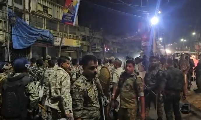 पश्चिम बंगाल के मुर्शिदाबाद में रामनवमी शोभायात्रा के दौरान भड़की हिंसा