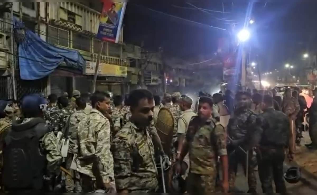 पश्चिम बंगाल के मुर्शिदाबाद में रामनवमी शोभायात्रा के दौरान भड़की हिंसा, जमकर हुआ पथराव